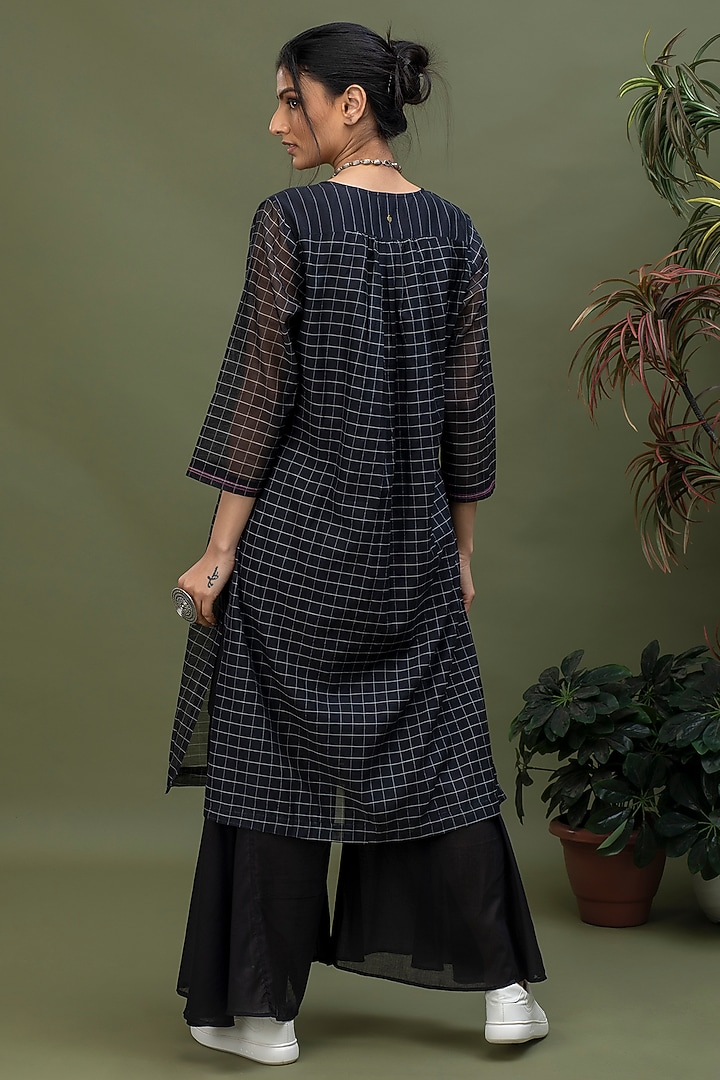Black Checkered & Pleated Kurta by Smriti Gupta at Pernia's Pop Up Shop
