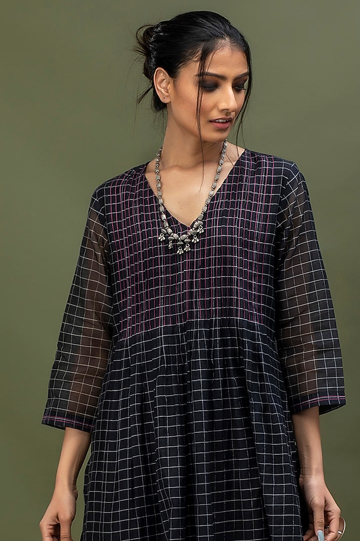Black Checkered & Pleated Kurta by Smriti Gupta at Pernia's Pop Up Shop