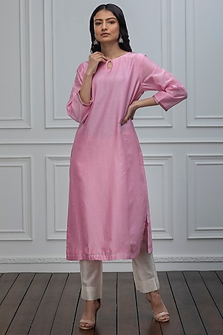 Pink Hand Embroidered Kurta by Smriti Gupta