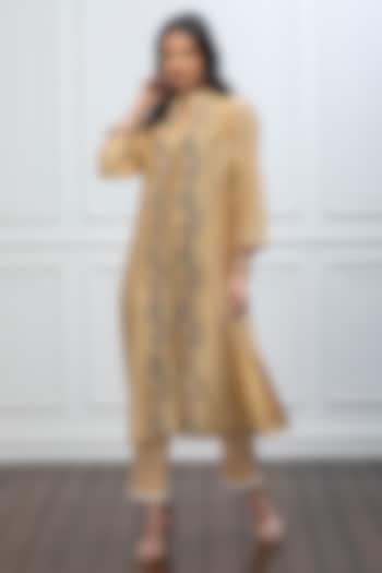Beige Hand Embroidered Kurta by Smriti Gupta at Pernia's Pop Up Shop