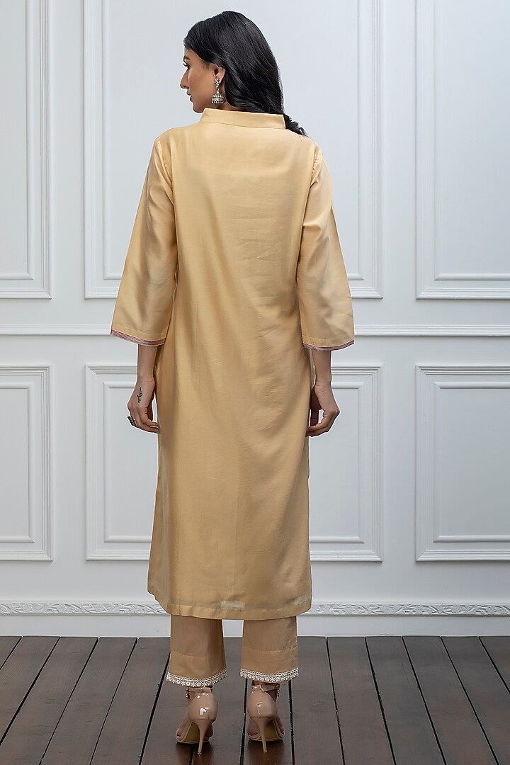 Beige Hand Embroidered Kurta by Smriti Gupta at Pernia's Pop Up Shop