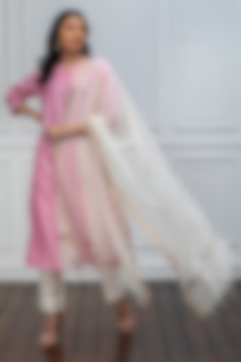 White Handwoven Dupatta With Zari Trims by Smriti Gupta at Pernia's Pop Up Shop