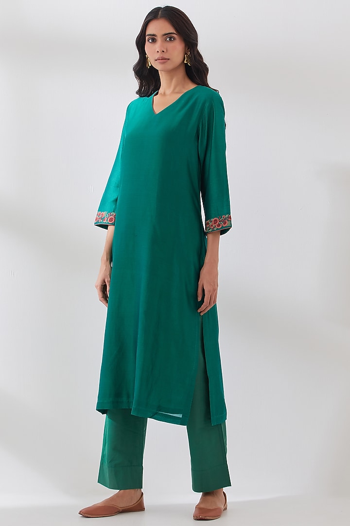 Bottle Green Pure Chanderi Kurta Set by Smriti Gupta at Pernia's Pop Up Shop