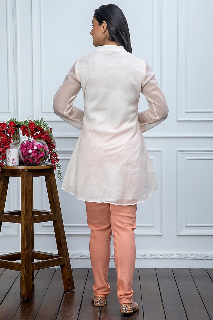 Pink Peach Handwoven Chanderi Kurta Set by Smriti Gupta at Pernia's Pop Up Shop