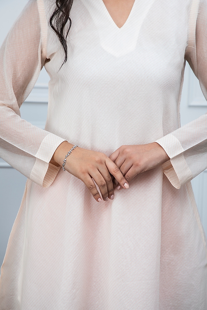 Pink Peach Handwoven Chanderi Kurta Set by Smriti Gupta at Pernia's Pop Up Shop