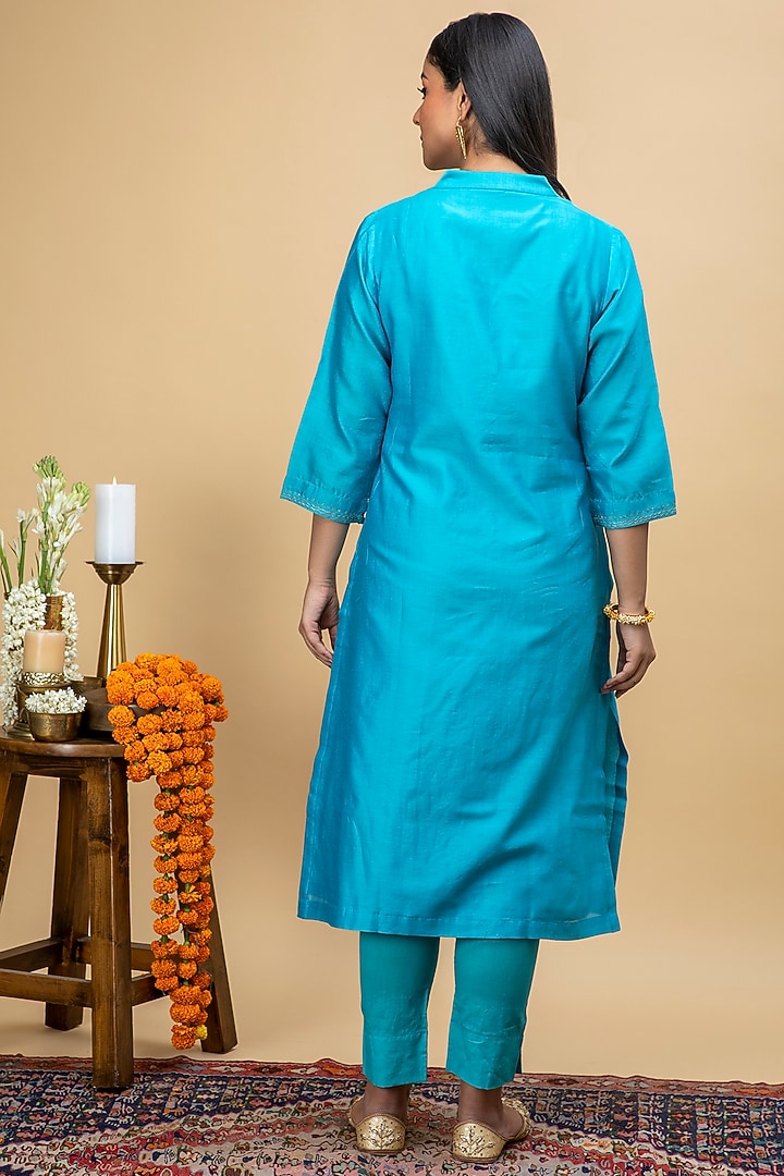 Teal Embroidered Kurta Set by Smriti Gupta at Pernia's Pop Up Shop