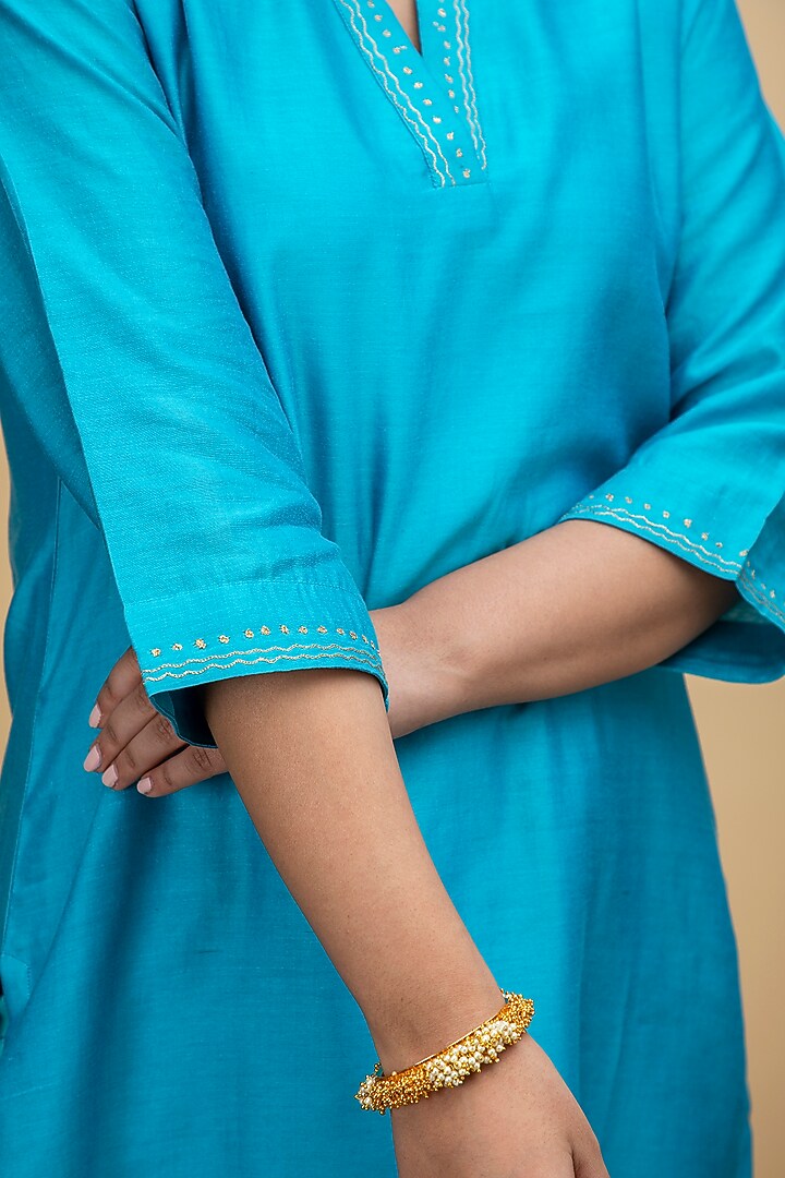 Teal Embroidered Kurta Set by Smriti Gupta at Pernia's Pop Up Shop