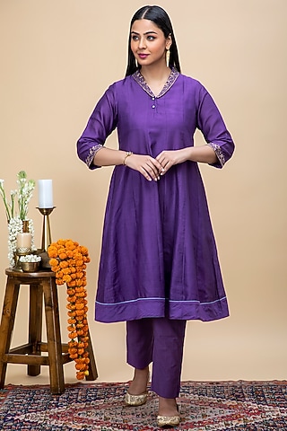 Purple Embroidered Kalidar Kurta Set by Smriti Gupta