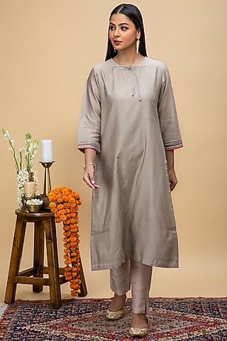 Grey Brown Embroidered Kurta Set by Smriti Gupta