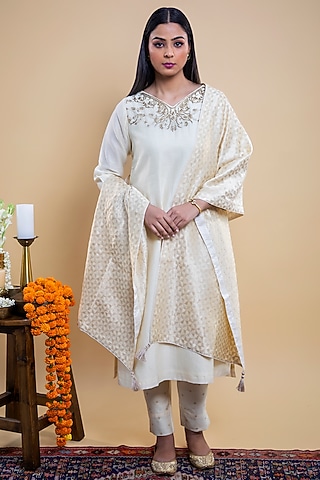 Cream Embroidered Kurta Set by Smriti Gupta