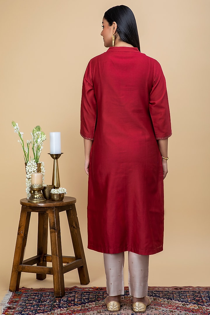 Maroon Embroidered Kurta Set by Smriti Gupta at Pernia's Pop Up Shop
