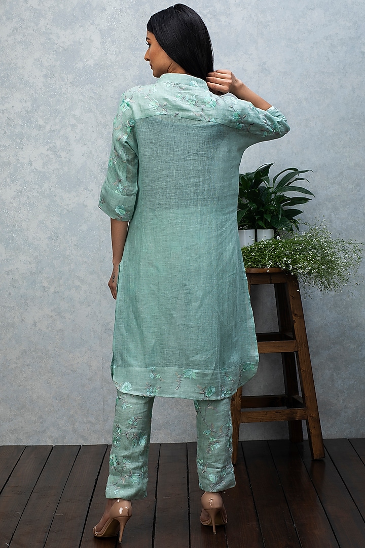 Green Embroidered Kurta Set by Smriti Gupta at Pernia's Pop Up Shop