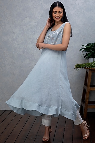 Blue Grey Embroidered Kurta Set by Smriti Gupta