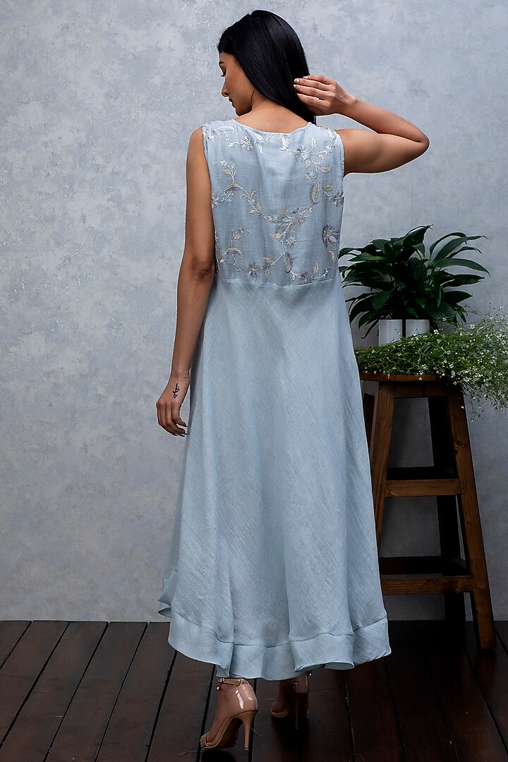 Blue Grey Embroidered Kurta Set by Smriti Gupta at Pernia's Pop Up Shop