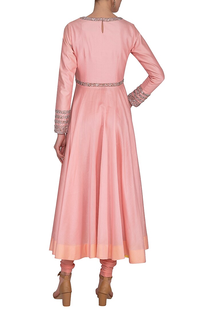 Pink Embroidered Kurta Set by Shilpi Gupta Surkhab at Pernia's Pop Up Shop