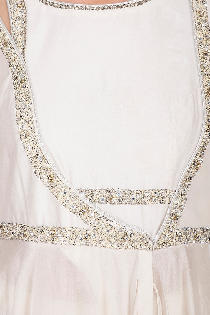 Ivory Embroidered Kurta Set by Shilpi Gupta Surkhab at Pernia's Pop Up Shop