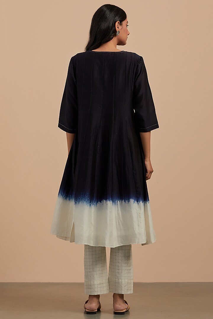 Black & White Pure Chanderi Dip-Dyed Kurta Set by Smriti Gupta at Pernia's Pop Up Shop