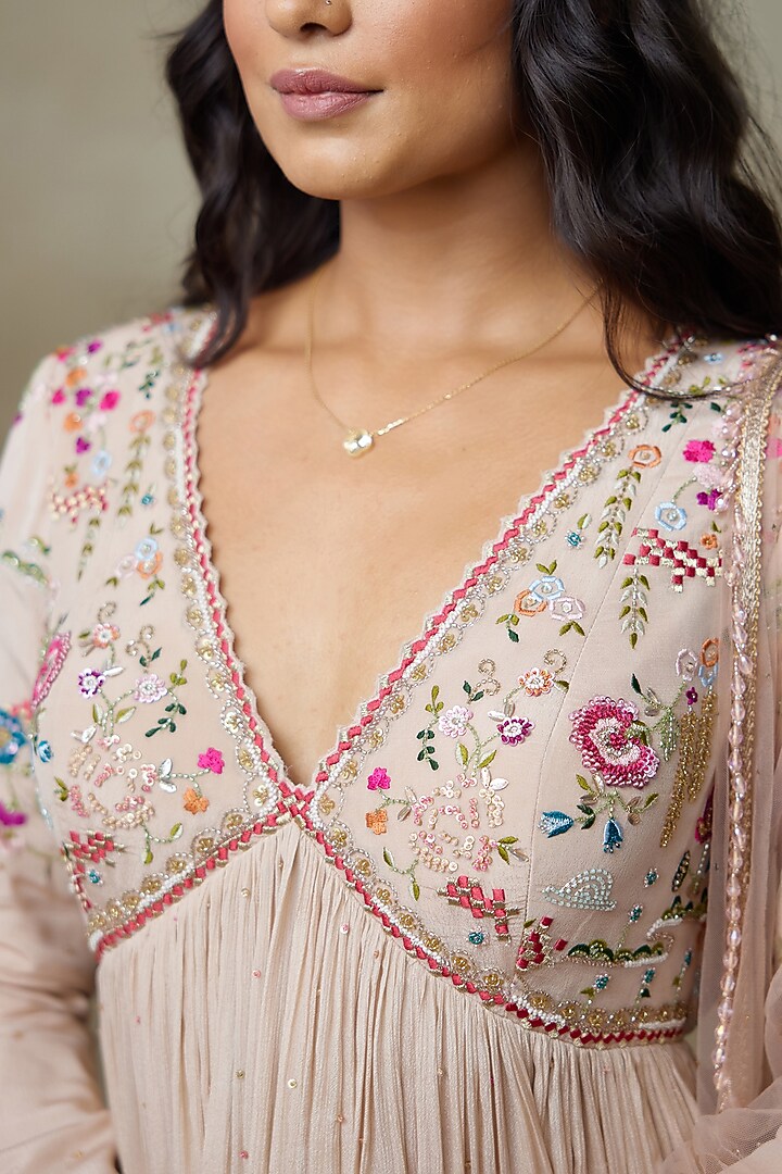 Toosh Chinon Gathered Gharara Set by Shasha Gaba at Pernia's Pop Up Shop