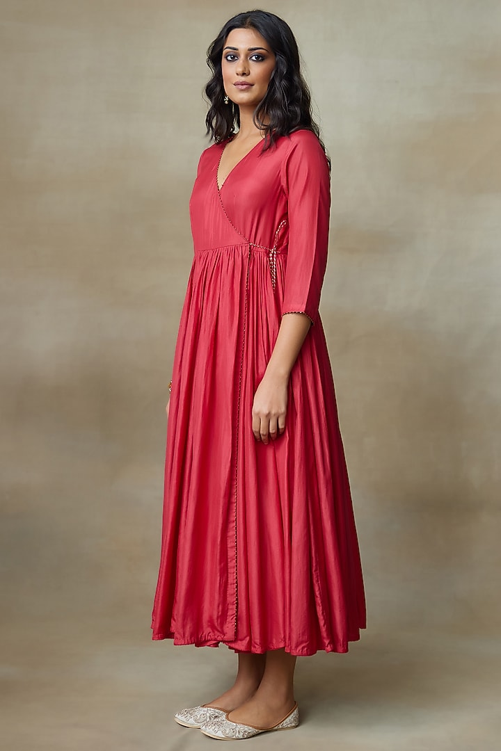 Red Chamundi Silk Kurta by Shasha Gaba at Pernia's Pop Up Shop