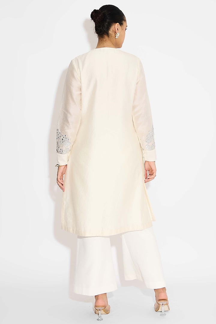 Ivory Poly Chanderi Applique Straight Kurta by Shasha Gaba at Pernia's Pop Up Shop