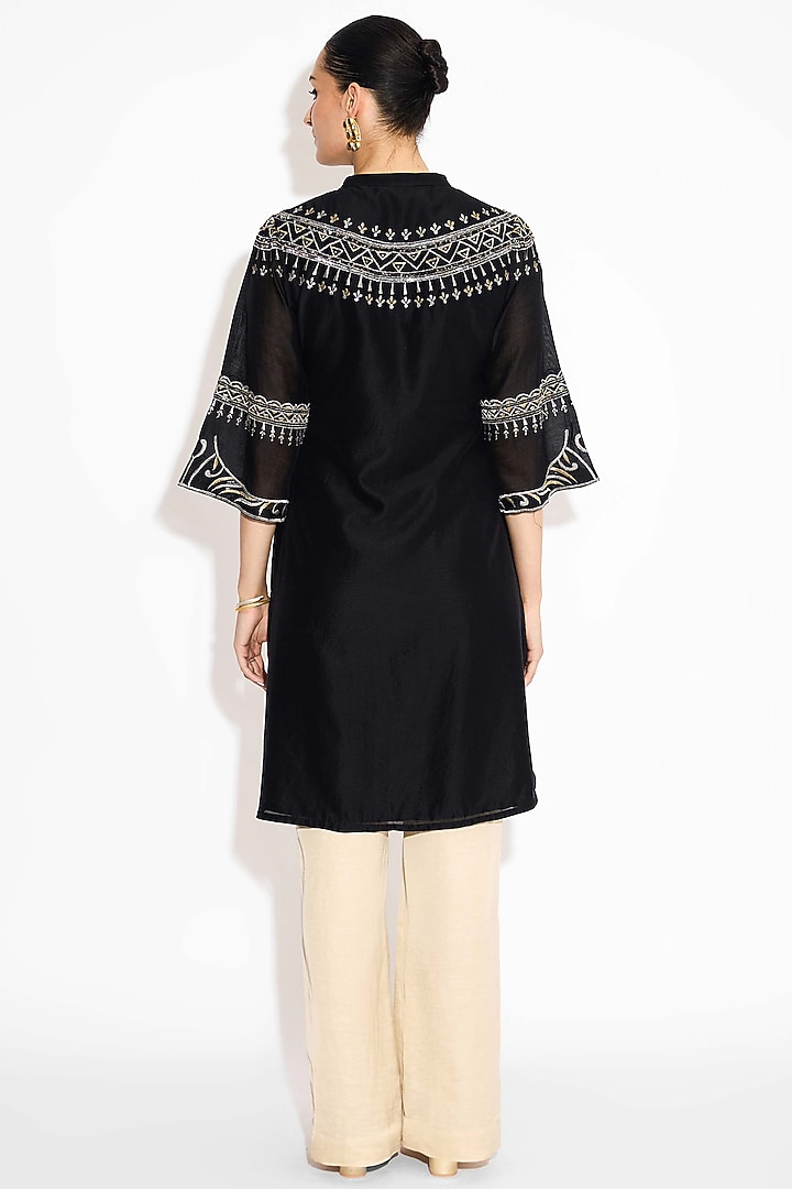Black Poly Chanderi Straight Kurta by Shasha Gaba at Pernia's Pop Up Shop