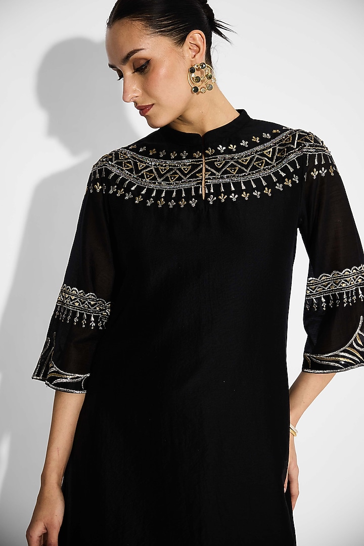 Black Poly Chanderi Straight Kurta by Shasha Gaba at Pernia's Pop Up Shop