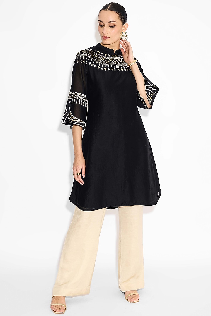 Black Poly Chanderi Straight Kurta by Shasha Gaba at Pernia's Pop Up Shop