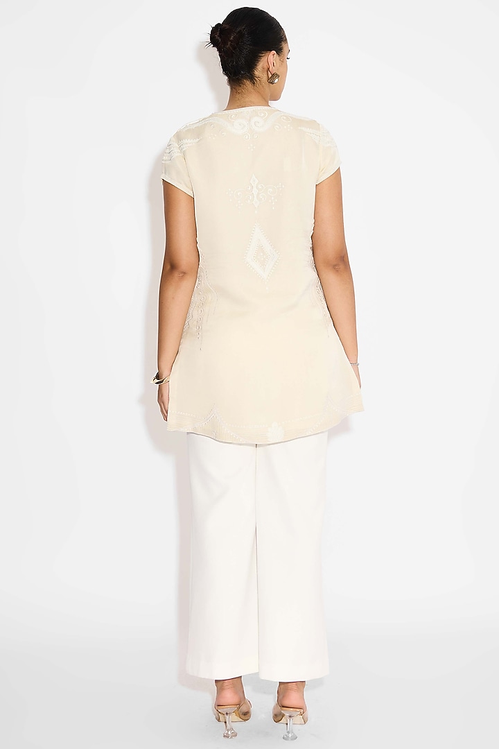 Ivory Tissue Satin Embellished Two-Tone Short Kurta by Shasha Gaba at Pernia's Pop Up Shop
