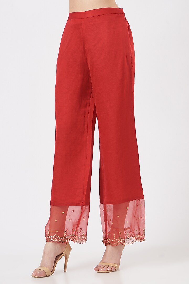 Red Embroidered Kurta Set by Shasha Gaba at Pernia's Pop Up Shop