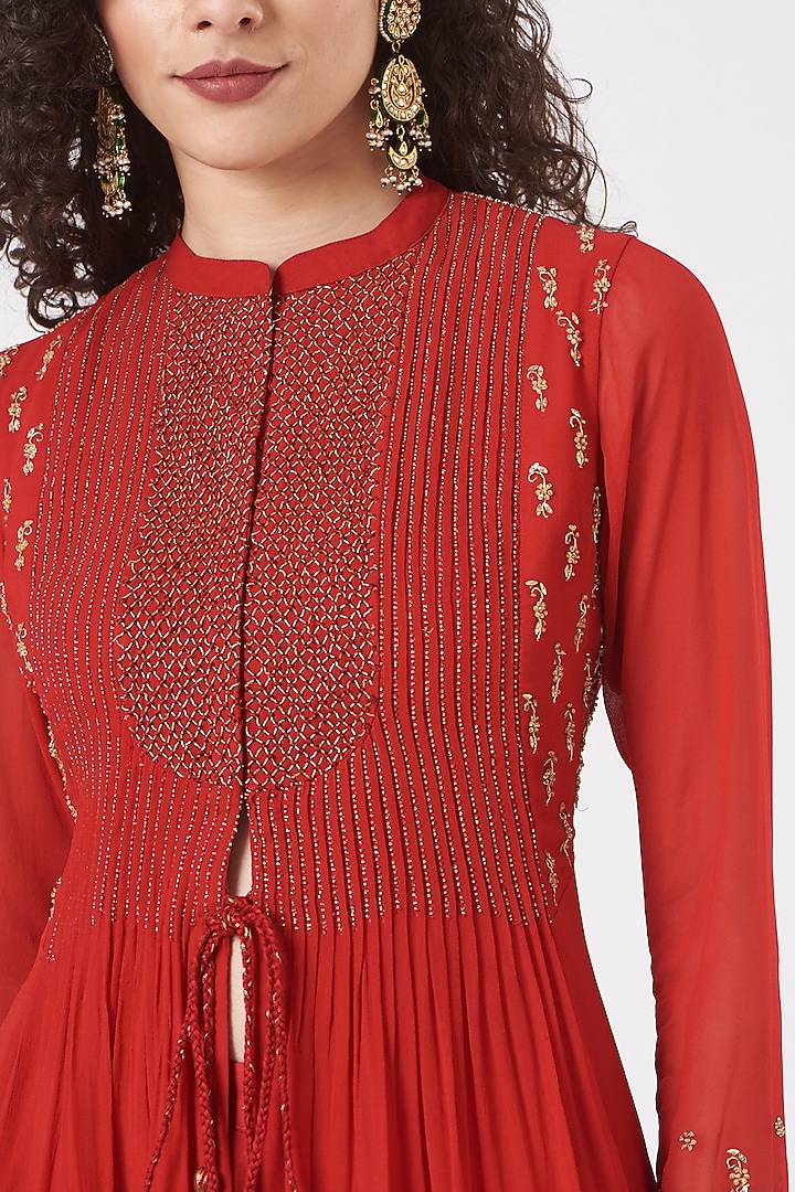 Red Embroidered Kurta Set by Shasha Gaba at Pernia's Pop Up Shop