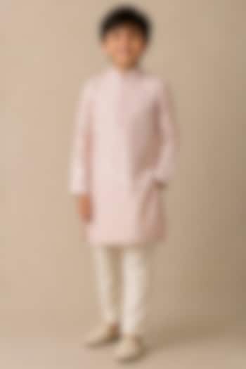 Rose Chanderi Thread & Pearl Work Kurta For Boys by Shasha Gaba Kids at Pernia's Pop Up Shop