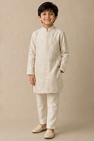 Ivory Chanderi Thread & Pearl Work Kurta For Boys by Shasha Gaba Kids