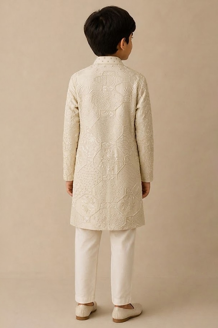 Ivory Chanderi Thread & Pearl Work Kurta For Boys by Shasha Gaba Kids at Pernia's Pop Up Shop