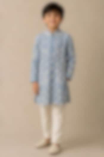 Blue Chanderi Thread & Pearl Work Kurta For Boys by Shasha Gaba Kids at Pernia's Pop Up Shop