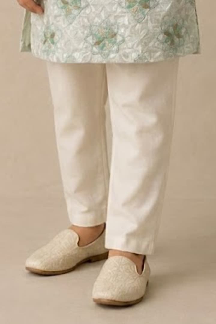 Green Chanderi Thread & Pearl Work Kurta For Boys by Shasha Gaba Kids at Pernia's Pop Up Shop