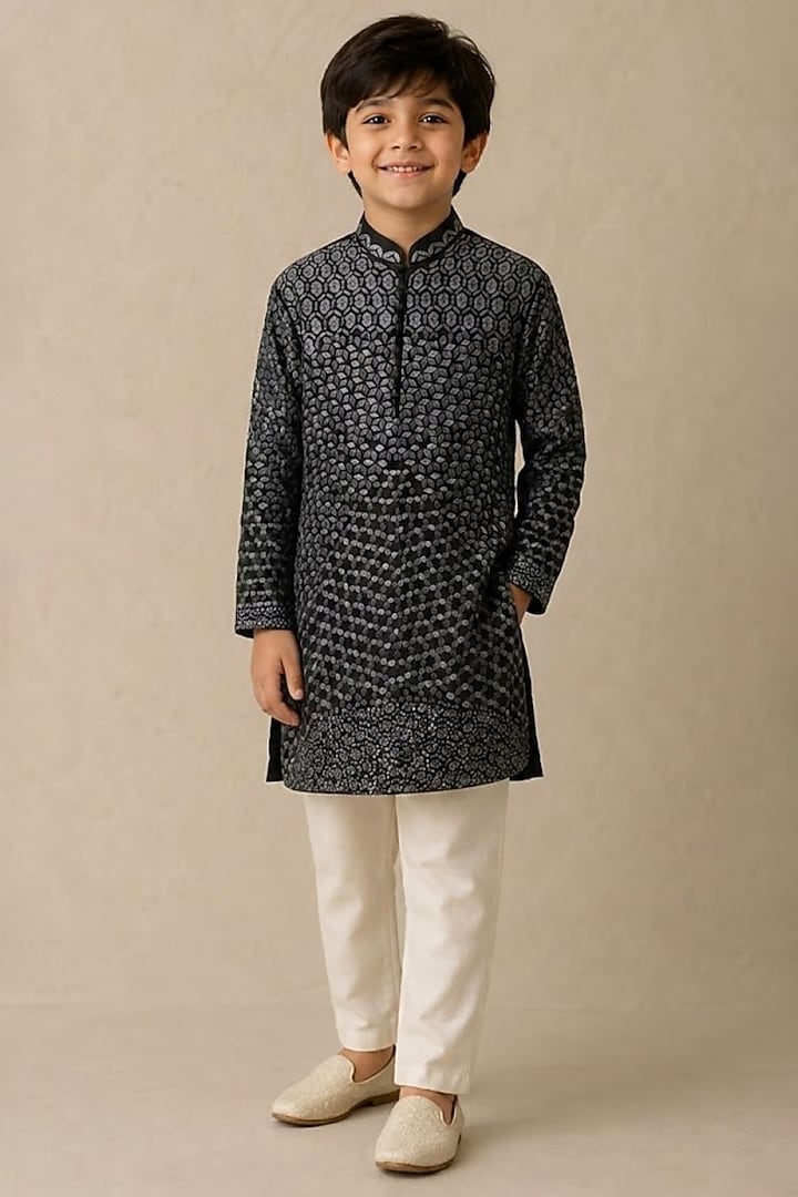 Black Chanderi Thread & Pearl Work Kurta For Boys by Shasha Gaba Kids at Pernia's Pop Up Shop