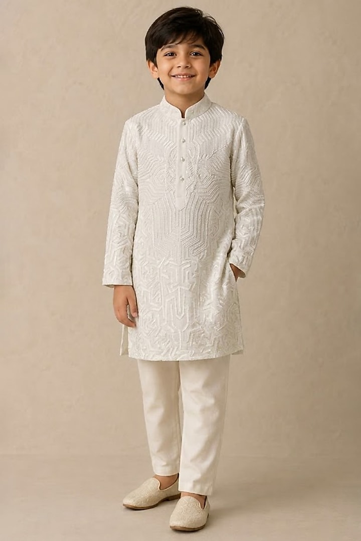 Ivory Chanderi Thread & Pearl Work Kurta For Boys by Shasha Gaba Kids at Pernia's Pop Up Shop