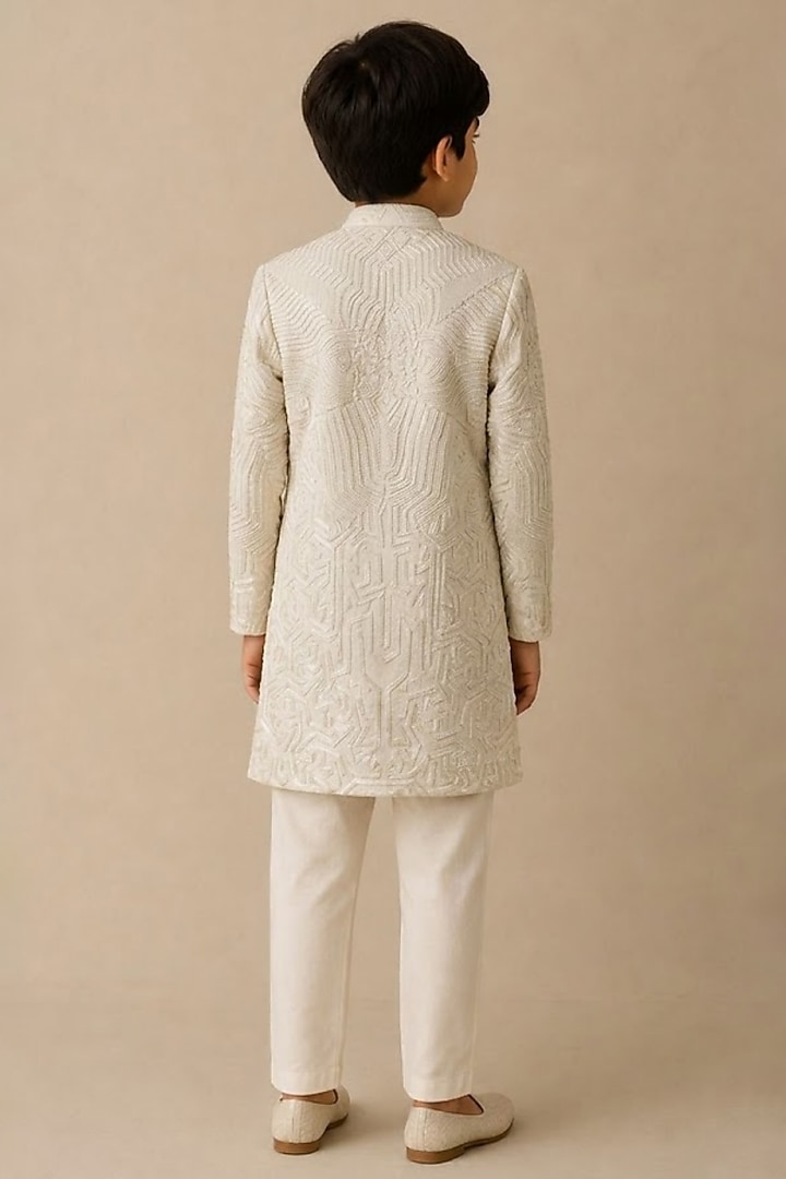 Ivory Chanderi Thread & Pearl Work Kurta For Boys by Shasha Gaba Kids at Pernia's Pop Up Shop