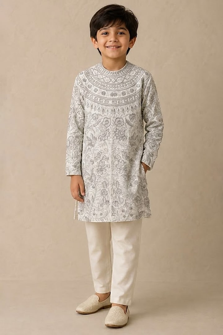 Grey Chanderi Thread & Pearl Work Kurta For Boys by Shasha Gaba Kids at Pernia's Pop Up Shop