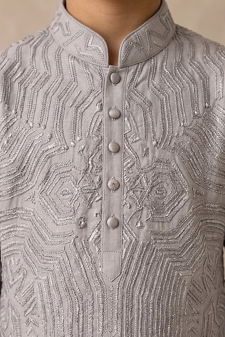 Grey Chanderi Thread & Pearl Work Kurta For Boys by Shasha Gaba Kids at Pernia's Pop Up Shop