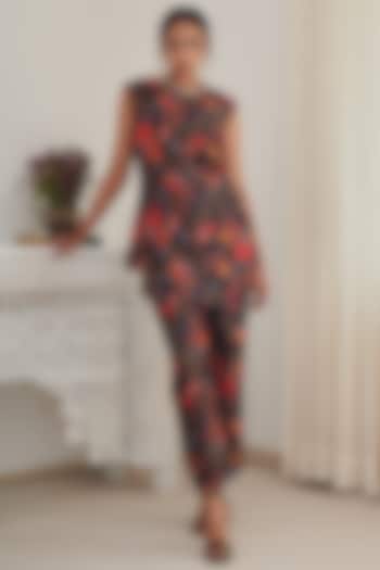 Black Chanderi Printed & Embroidered Kurta Set by Shasha Gaba at Pernia's Pop Up Shop