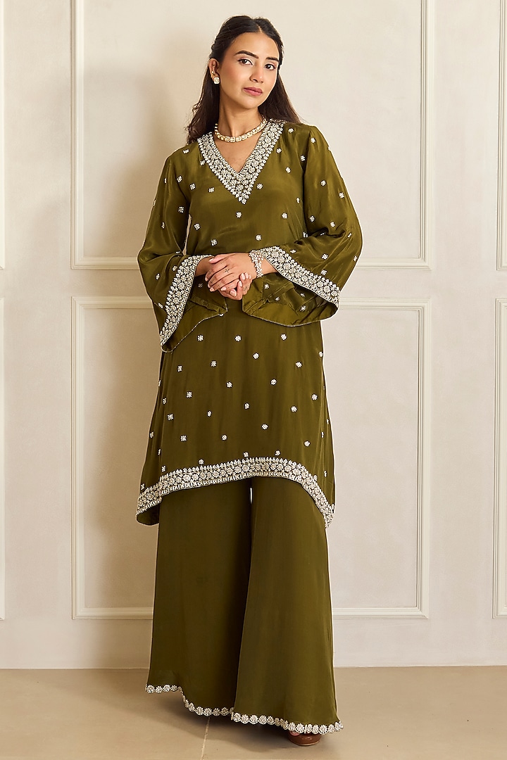 Olive Green Crepe Hand Embroidered Kurta Set by Shahmeen Husain at Pernia's Pop Up Shop