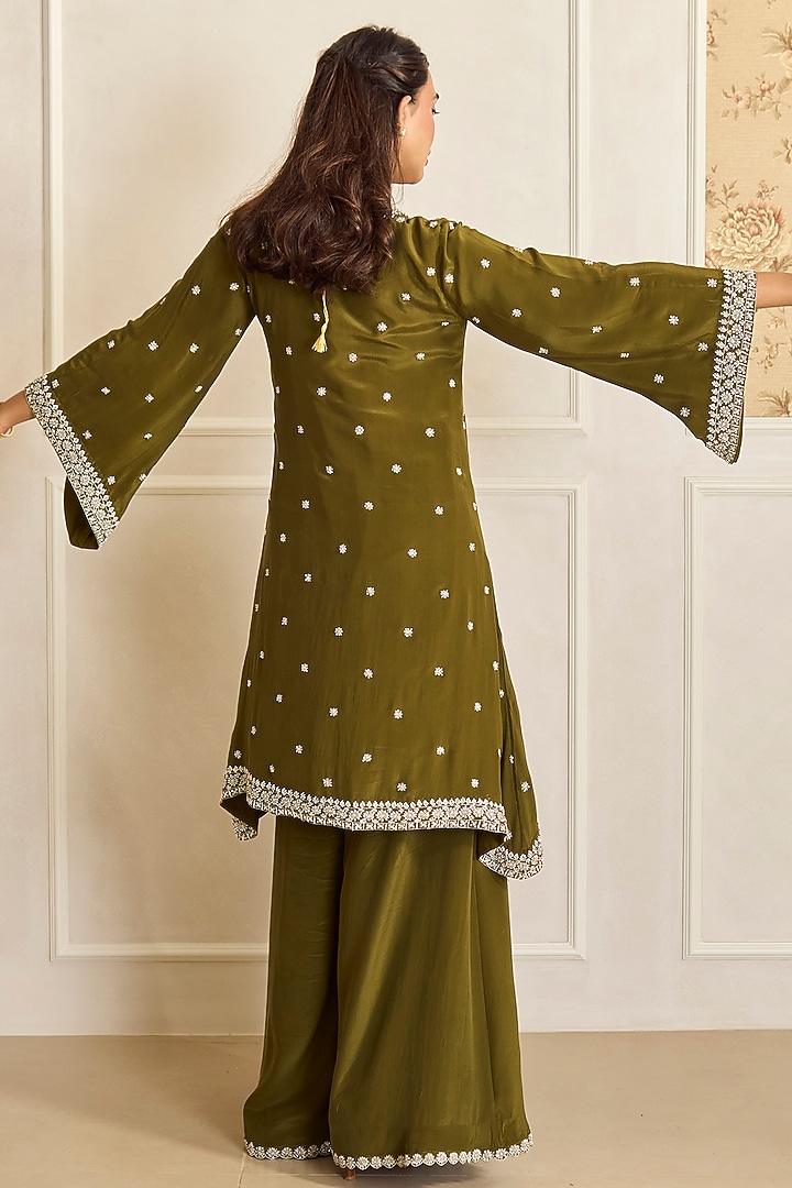 Olive Green Crepe Hand Embroidered Kurta Set by Shahmeen Husain at Pernia's Pop Up Shop