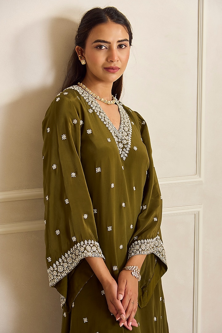 Olive Green Crepe Hand Embroidered Kurta Set by Shahmeen Husain at Pernia's Pop Up Shop
