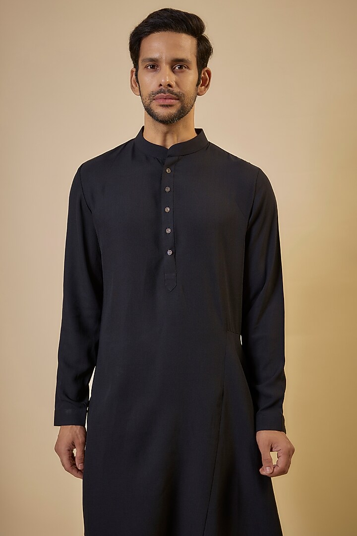 Black Crepe Embroidered Kurta Set by SAHIL ANEJA at Pernia's Pop Up Shop