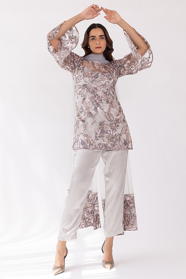 Silver Net Embroidered Kurta Set by Shaakha at Pernia's Pop Up Shop