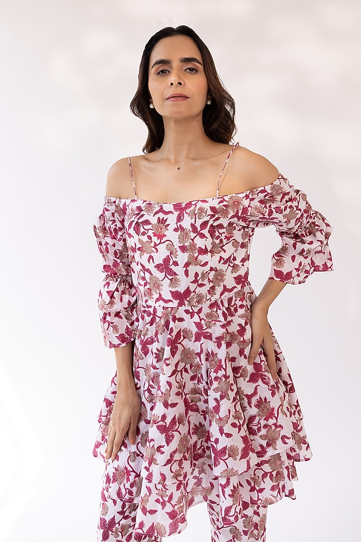 Pink Cotton Blend Block Printed Off-Shoulder Kurta Set by Shaakha at Pernia's Pop Up Shop
