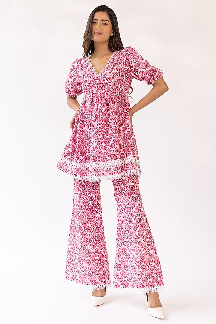 Pink & White Cotton Blend Block Printed Kurta Set by Shaakha at Pernia's Pop Up Shop