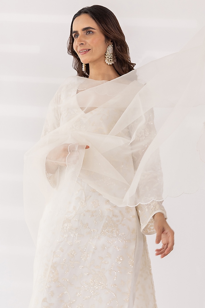 White Georgette Embroidered Kurta Set by Shaakha at Pernia's Pop Up Shop