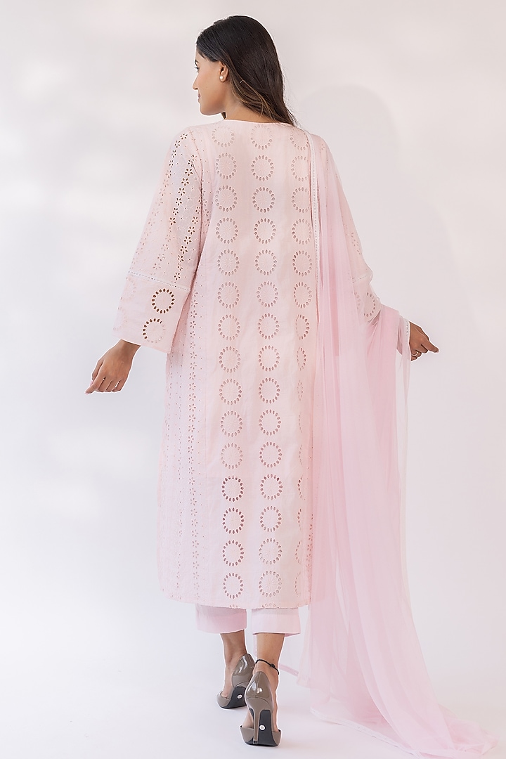 Chalk Pink Cotton Schiffli Kurta Set by Shaakha at Pernia's Pop Up Shop